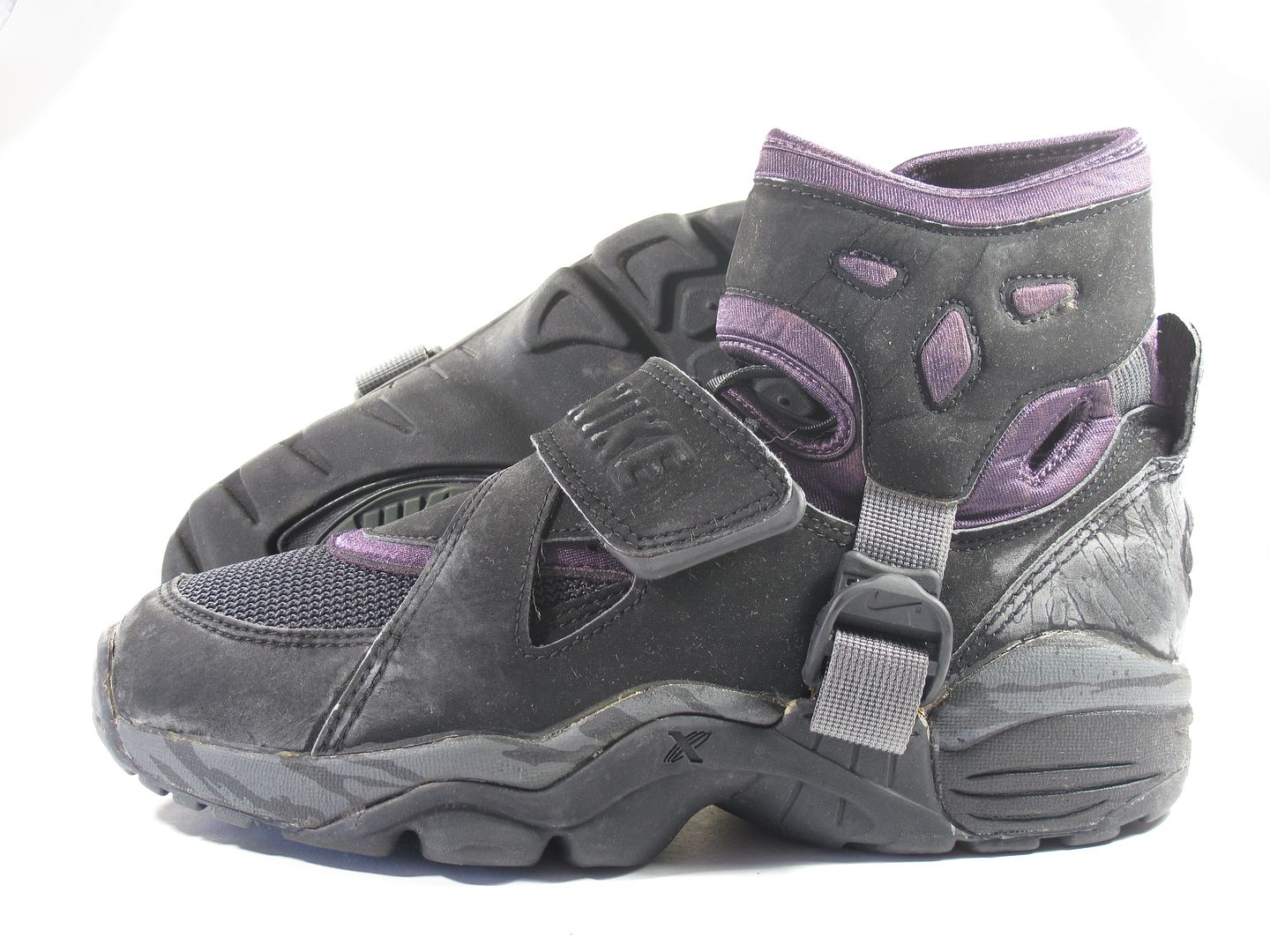 nike air carnivore black