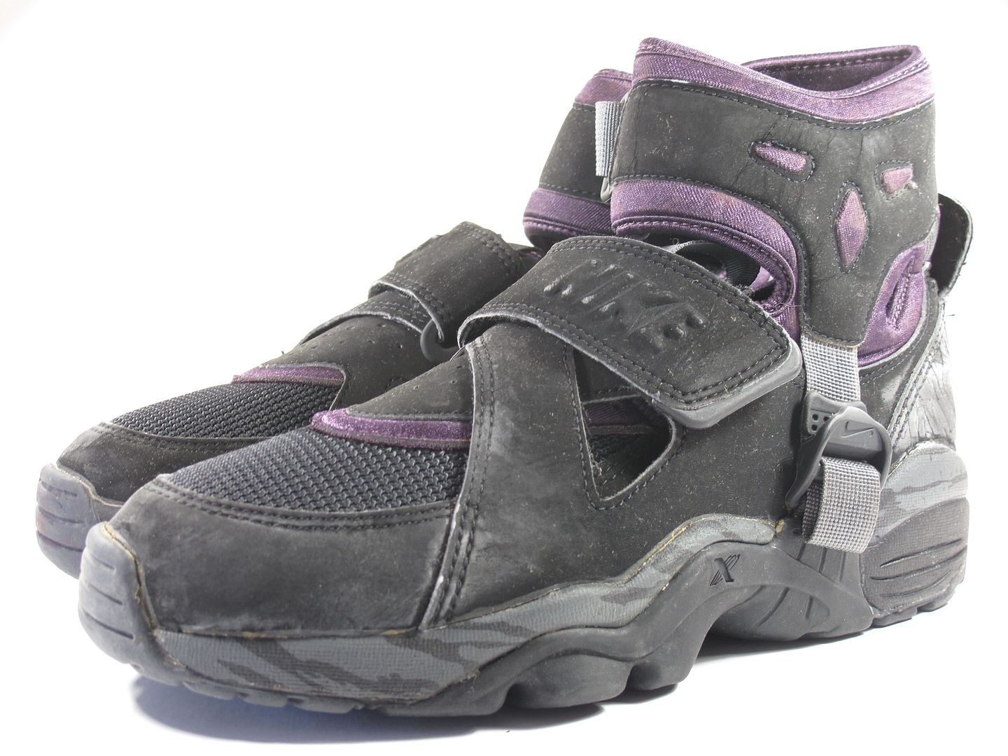 nike air carnivore black