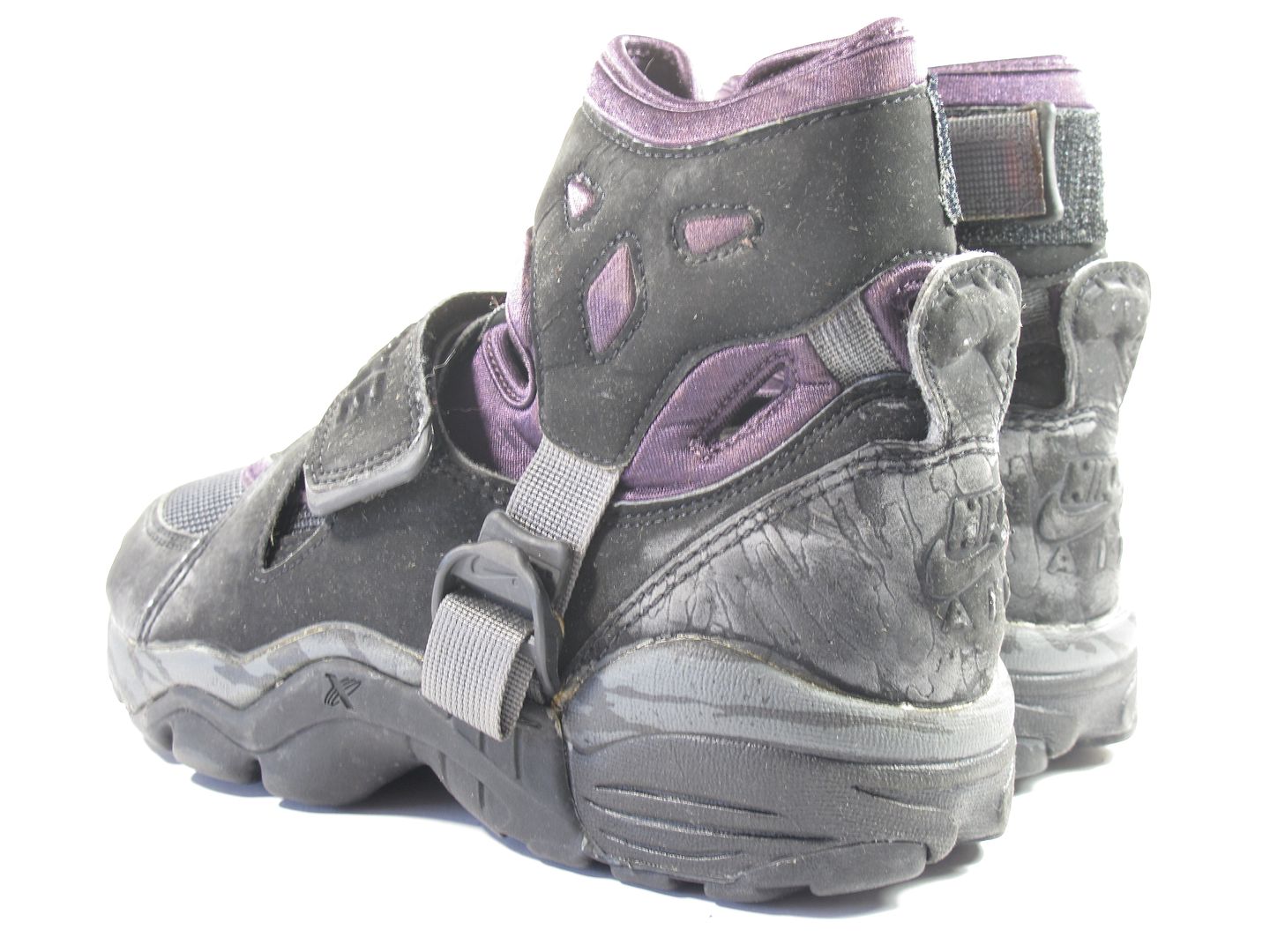 nike air carnivore black