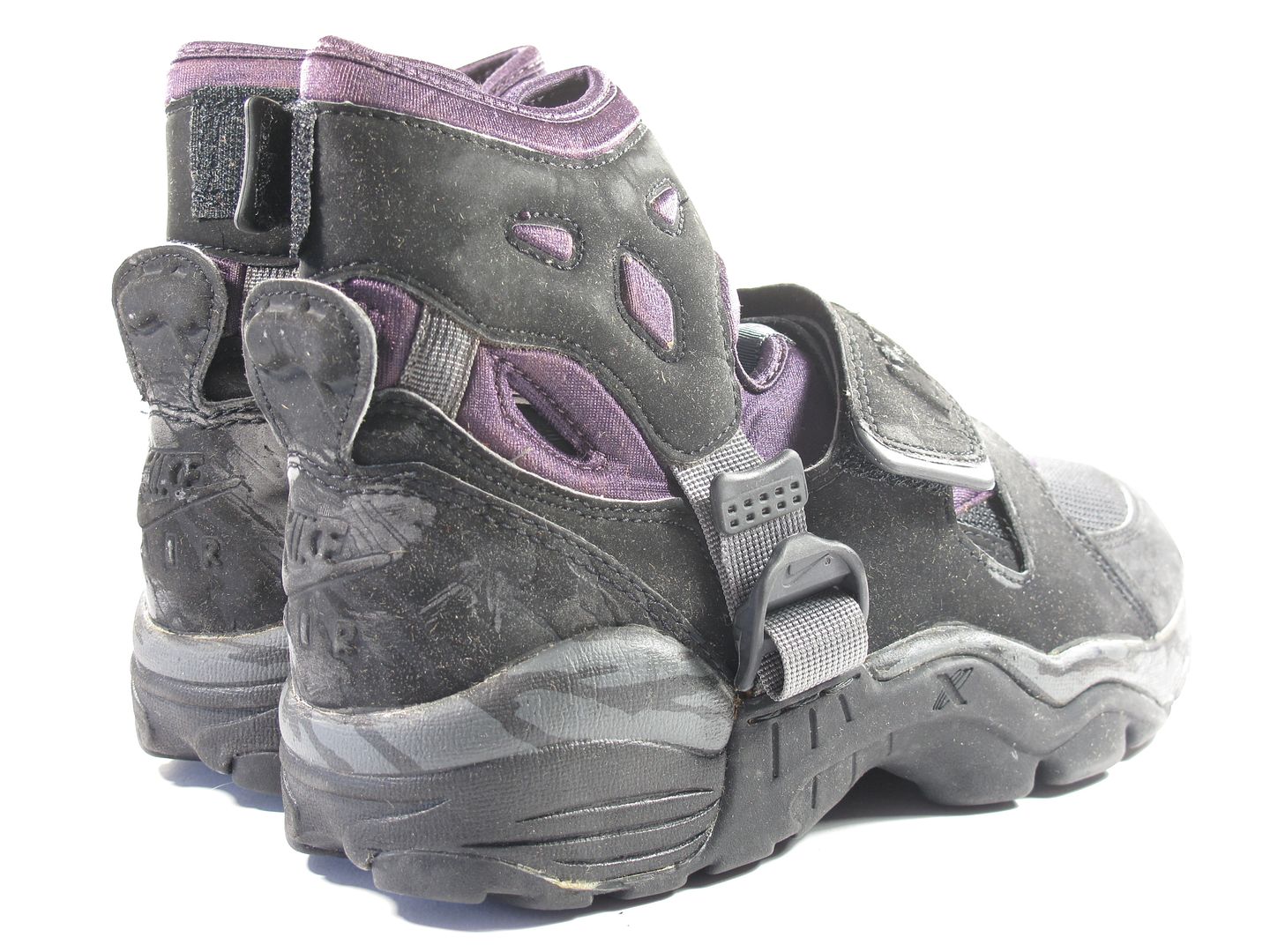 nike air carnivore black