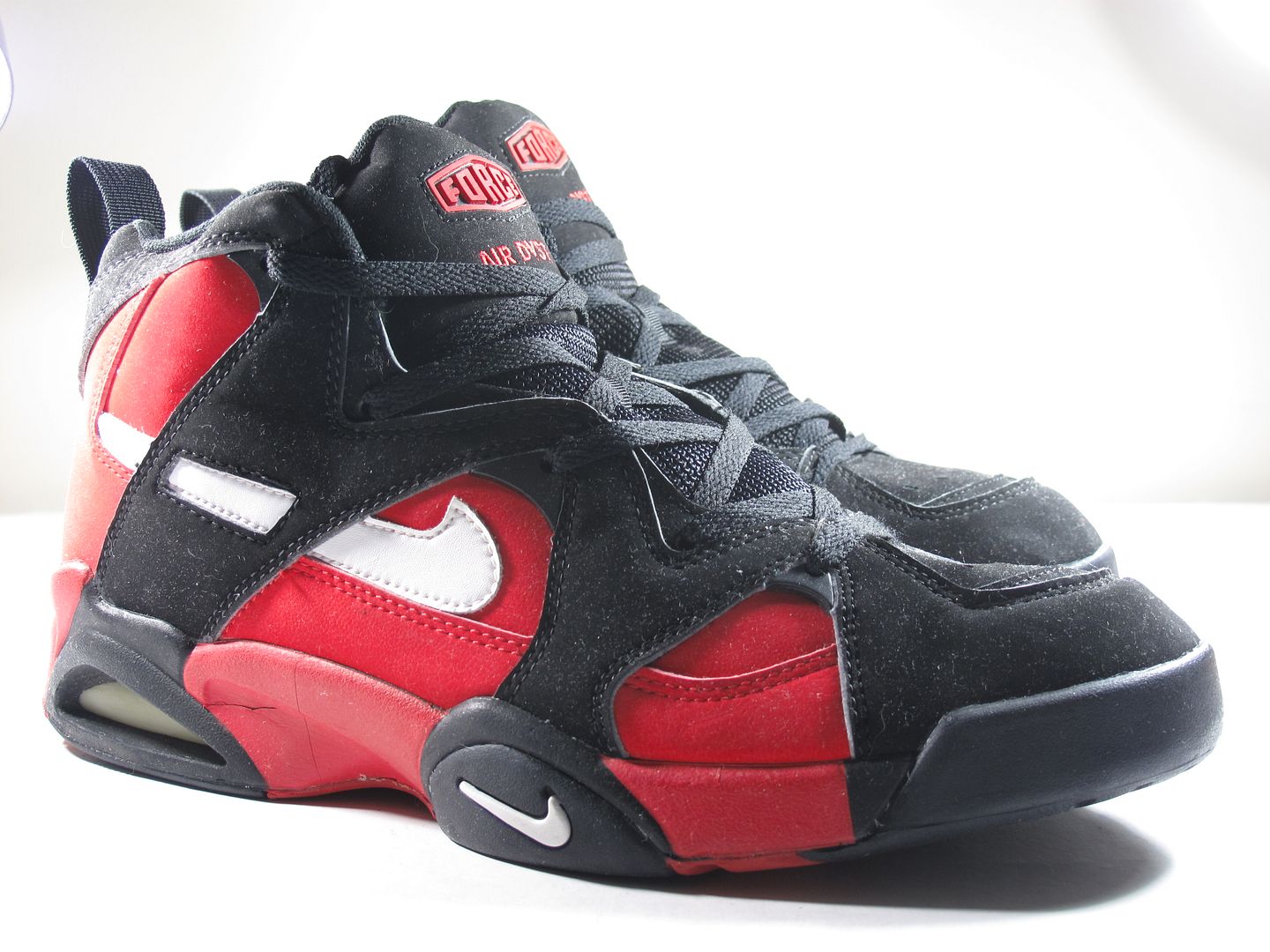 nike robinson pumps
