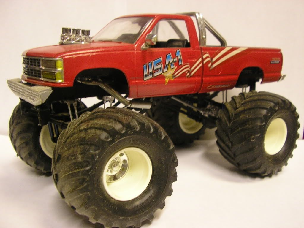 USA-1MonsterTruck2.jpg