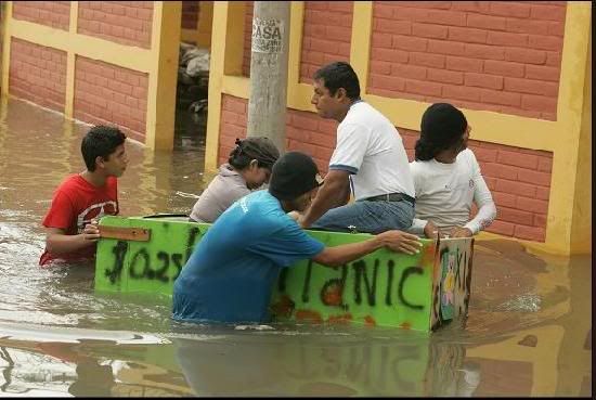 el titanic navega en el salvador xD