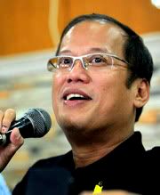 Sen. Noynoy Aquino: Kailangang umaksiyon sa mga kasong paglabag sa karapatang pantao sa unang 100 araw ng kanyang panunungkulan. 