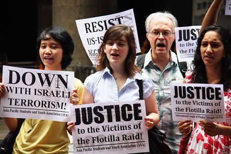 Sumama rin sa piket ang mga mamamayan ng ibat ibang nasyunalidad. Nanawagan ang Palestinian Boycott, Divestment and Sanctions National Committee ng Global Day of Action sa Hunyo 5. (Contributed Photo)