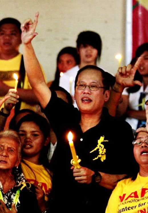 Noynoy Aquino: Kampeon o kaaway ng demokrasya? (Kuha ni Keith Bacongco sa Davao City))