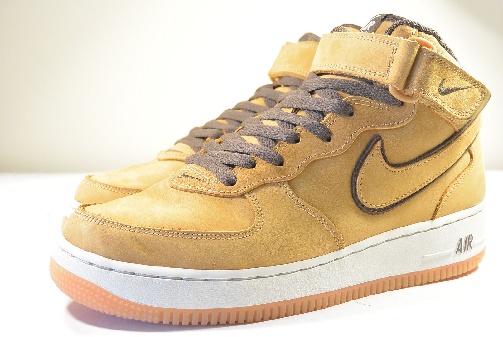 DS NIKE 2003 AIR FORCE 1 WP WATERPROOF WHEAT 7.5 SUPREME DS NIKE 2003 AIR FORCE 1 WP WATERPROOF WHEAT 7.5 SUPREME
