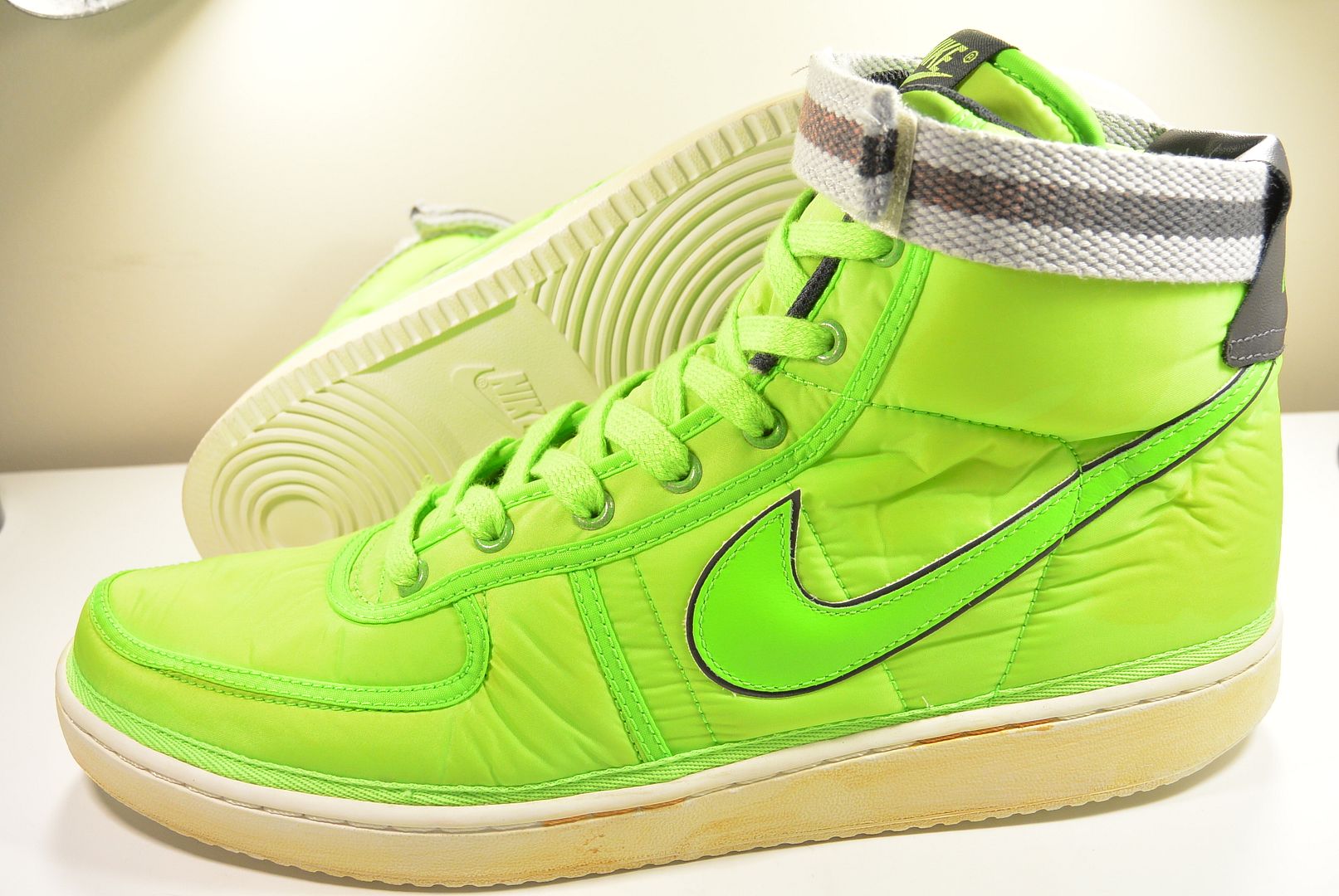 NIKE 2009 VANDAL VINTAGE ELECTRIC GREEN 8, 10, 14 TERMINATOR